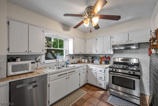 58 Hudson St, Little Falls Twp., NJ 07424
