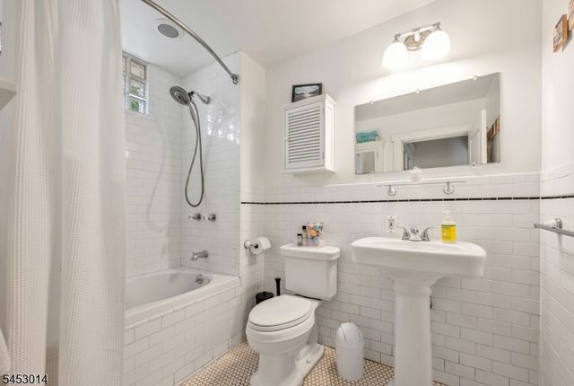 58 Hudson St, Little Falls Twp., NJ 07424