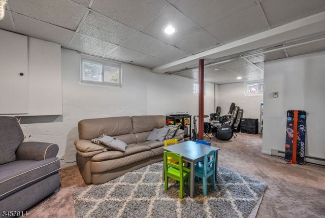 58 Hudson St, Little Falls Twp., NJ 07424