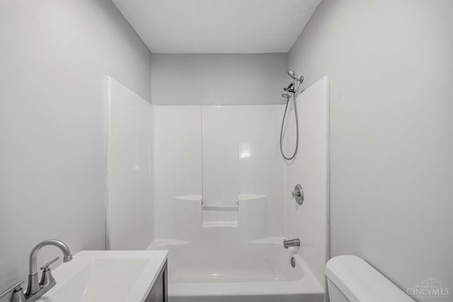 2213 Oxford State Road, Middletown, OH 45044