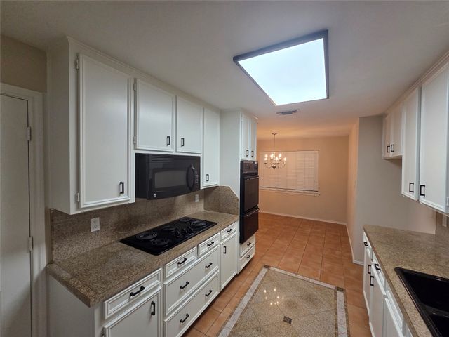 1507 Clover Hill Road, Mansfield, TX 76063