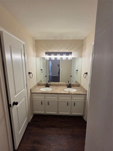 1507 Clover Hill Road, Mansfield, TX 76063