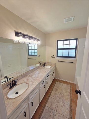 1507 Clover Hill Road, Mansfield, TX 76063