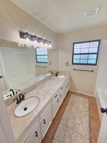 1507 Clover Hill Road, Mansfield, TX 76063