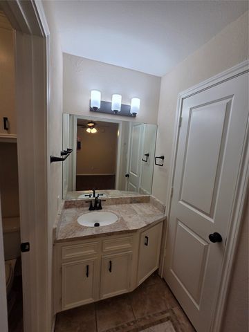 1507 Clover Hill Road, Mansfield, TX 76063