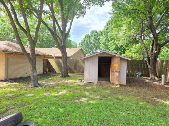 1507 Clover Hill Road, Mansfield, TX 76063