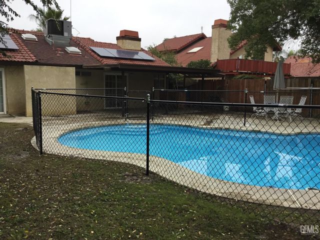 4611 Gardenwood Lane, Bakersfield, CA 93309