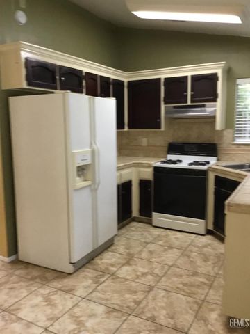 4611 Gardenwood Lane, Bakersfield, CA 93309