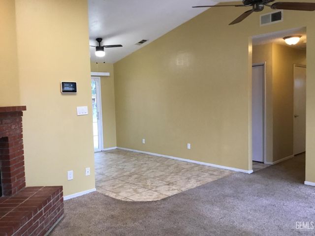 4611 Gardenwood Lane, Bakersfield, CA 93309