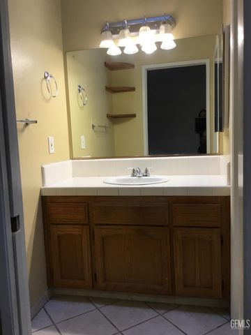 4611 Gardenwood Lane, Bakersfield, CA 93309