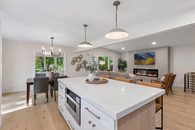 5516 Warden Avenue, Edina, MN 55436