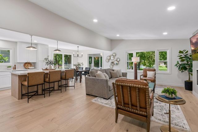 5516 Warden Avenue, Edina, MN 55436