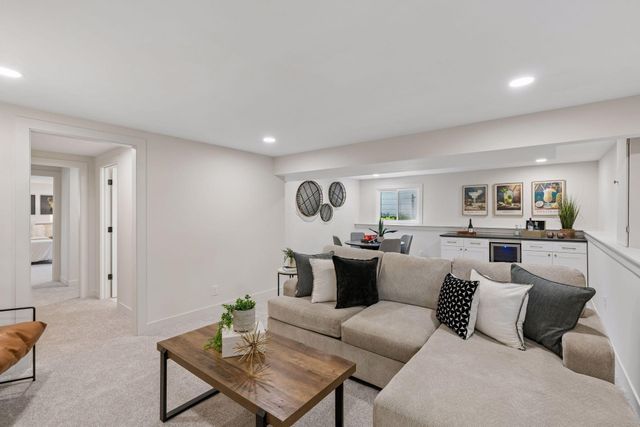5516 Warden Avenue, Edina, MN 55436