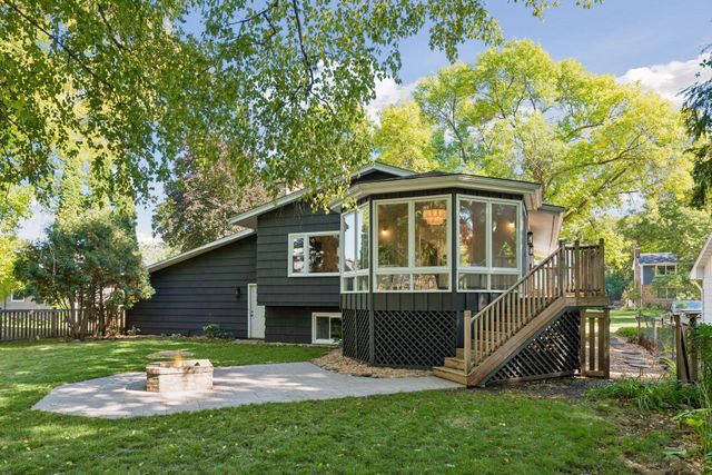 5516 Warden Avenue, Edina, MN 55436