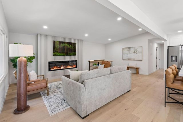 5516 Warden Avenue, Edina, MN 55436