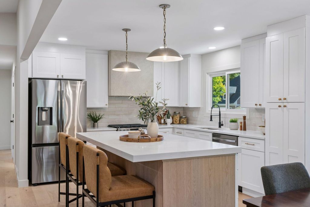5516 Warden Avenue, Edina, MN 55436 — photo 2