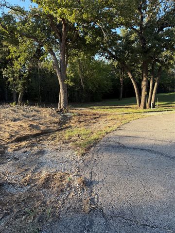 100 Shady Brook Court, Joshua, TX 76058