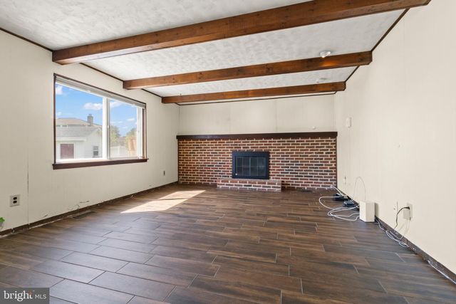 6 STONEBRIDGE RD, Cherry Hill, NJ 08003