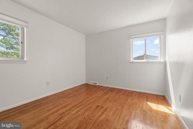 6 STONEBRIDGE RD, Cherry Hill, NJ 08003
