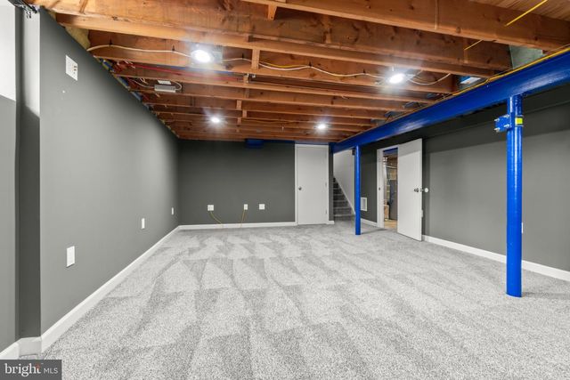 6 STONEBRIDGE RD, Cherry Hill, NJ 08003