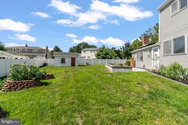 6 STONEBRIDGE RD, Cherry Hill, NJ 08003