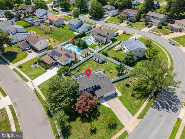 6 STONEBRIDGE RD, Cherry Hill, NJ 08003