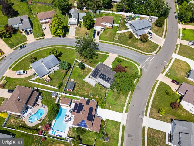 6 STONEBRIDGE RD, Cherry Hill, NJ 08003