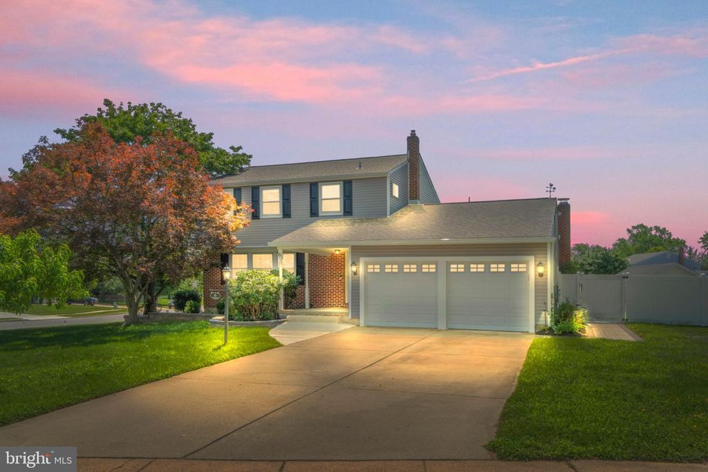 6 STONEBRIDGE RD, Cherry Hill, NJ 08003
