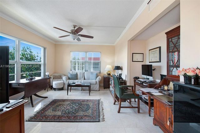 3050 NE 48th Court 401, Lighthouse Point, FL 33064