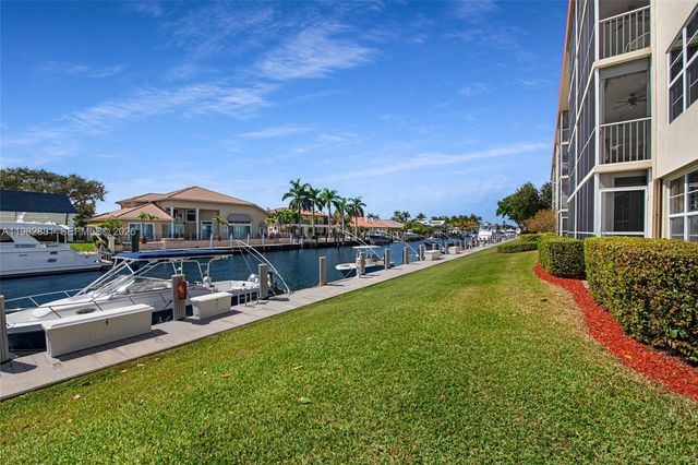 3050 NE 48th Court 401, Lighthouse Point, FL 33064