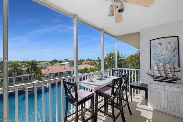 3050 NE 48th Court 401, Lighthouse Point, FL 33064