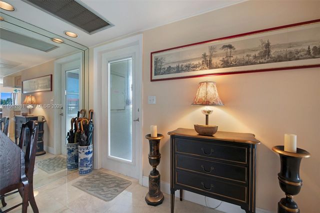 3050 NE 48th Court 401, Lighthouse Point, FL 33064