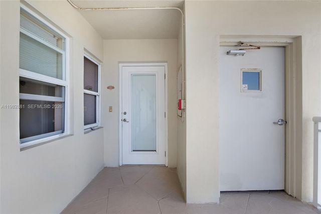 3050 NE 48th Court 401, Lighthouse Point, FL 33064