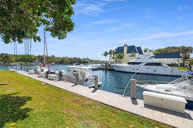 3050 NE 48th Court 401, Lighthouse Point, FL 33064