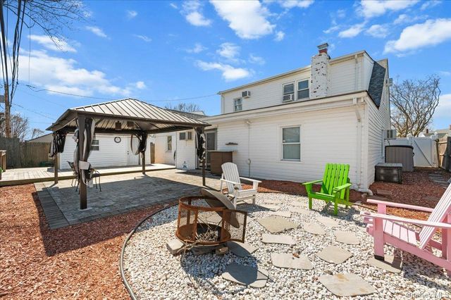 59 Slate Lane, Levittown, NY 11756