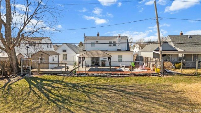 59 Slate Lane, Levittown, NY 11756