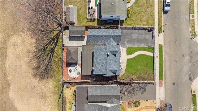 59 Slate Lane, Levittown, NY 11756
