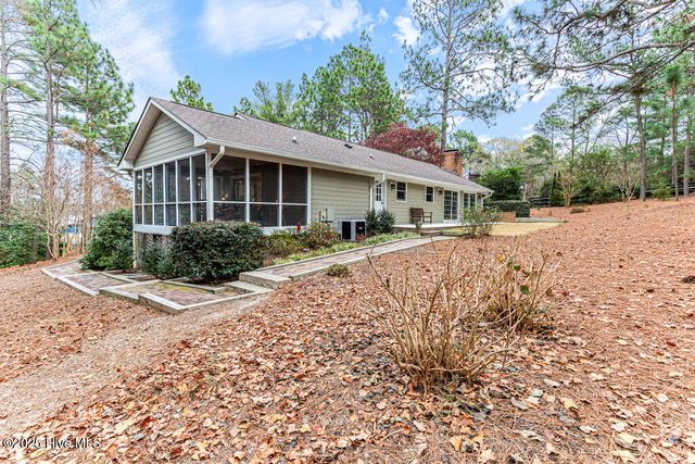 106 Cardinal Lane, West End, NC 27376