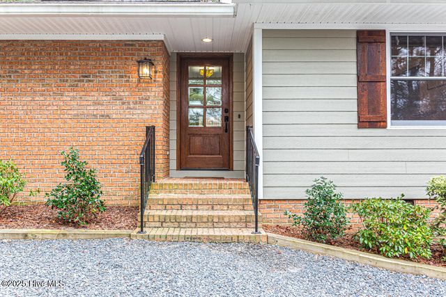 106 Cardinal Lane, West End, NC 27376