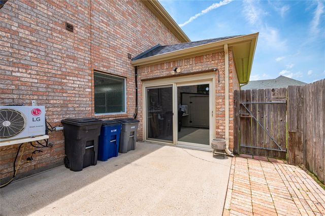 1565 Segovia Drive, League City, TX 77573