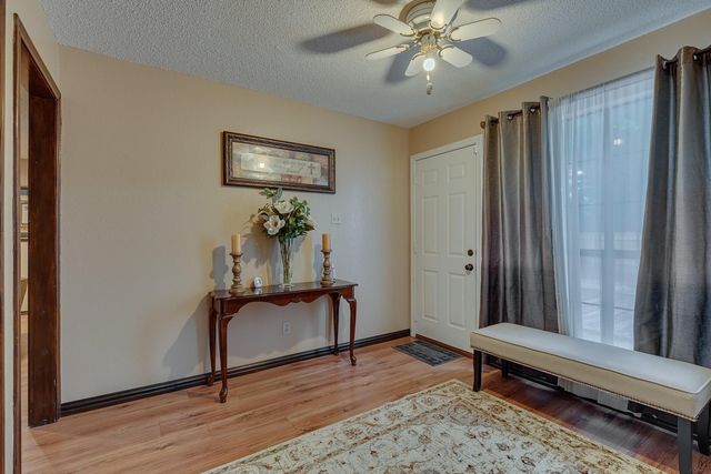 504 Estate Drive, Grand Prairie, TX 75052
