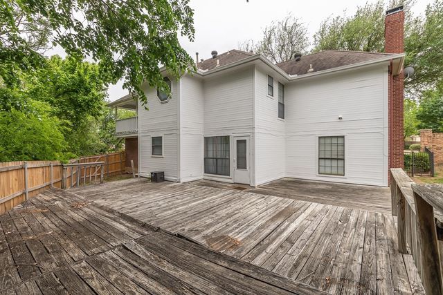 504 Estate Drive, Grand Prairie, TX 75052