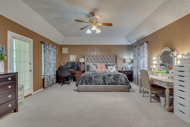 504 Estate Drive, Grand Prairie, TX 75052