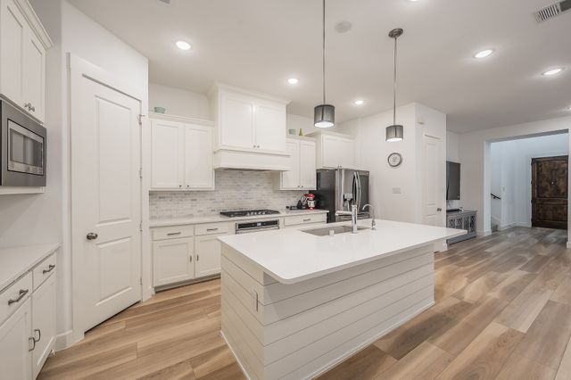 256 Harbor Hills Drive, Flower Mound, TX 75028