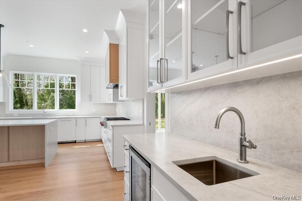 21 Barry Road, Scarsdale, NY 10583 — photo 5