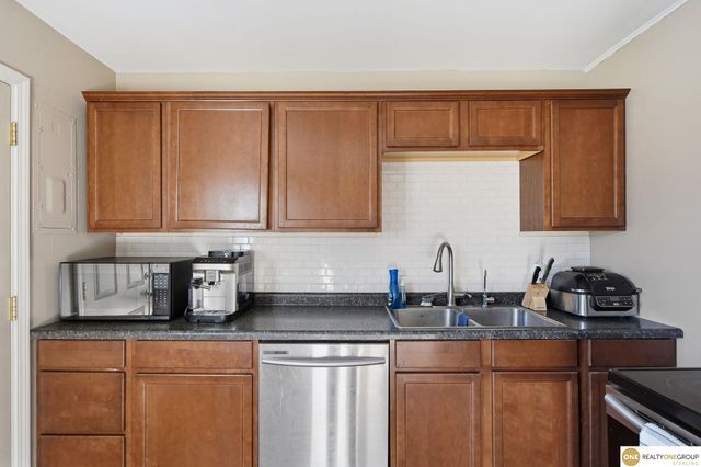 4040 N 71st Street, Lincoln, NE 68507