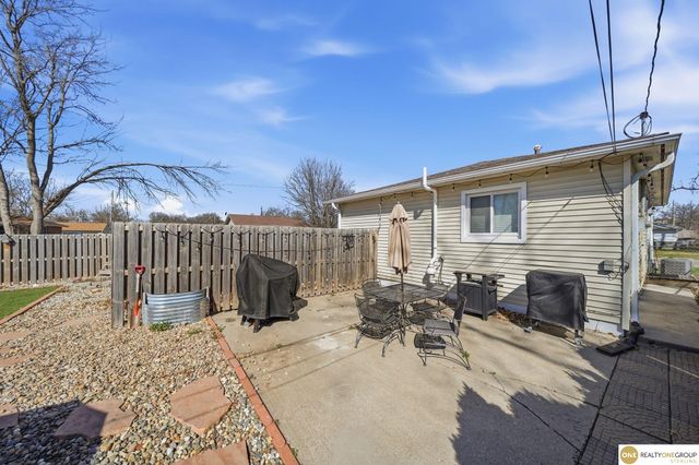 4040 N 71st Street, Lincoln, NE 68507
