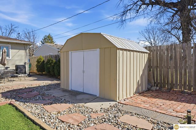 4040 N 71st Street, Lincoln, NE 68507