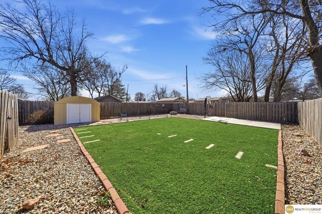 4040 N 71st Street, Lincoln, NE 68507