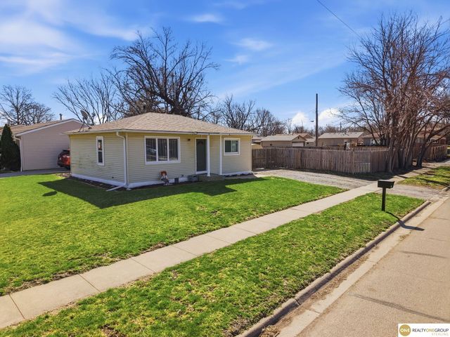 4040 N 71st Street, Lincoln, NE 68507